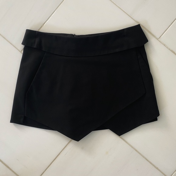 Black Aritzia Skort by Talula - Picture 3 of 3